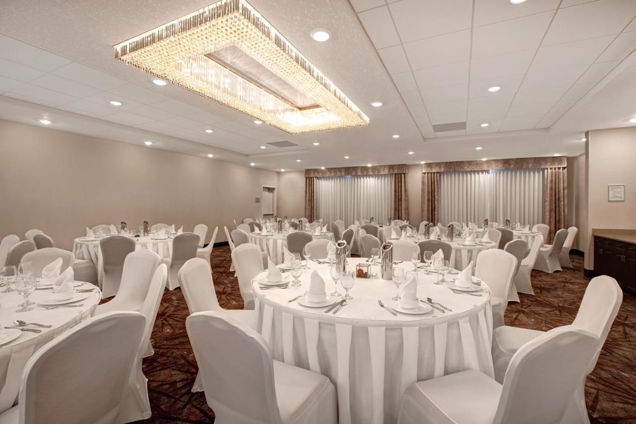 The Landing Hotel & Conference Centre St. Paul Kültér fotó